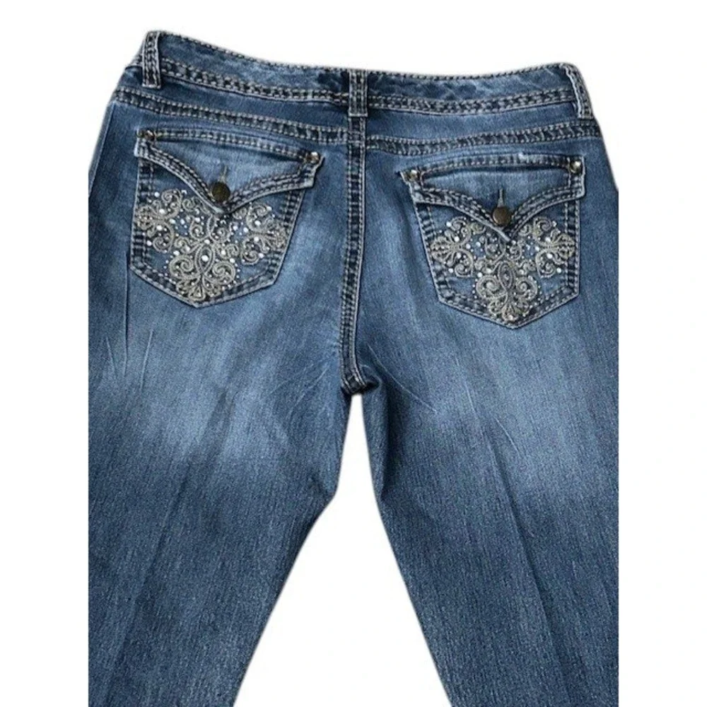 Nine West Cropped Jeans Womens Sz 8/29 Blue Denim Embroidered Sequin Back Pocket